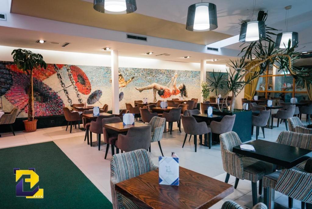 Hotel Bermon ティラナ エクステリア 写真