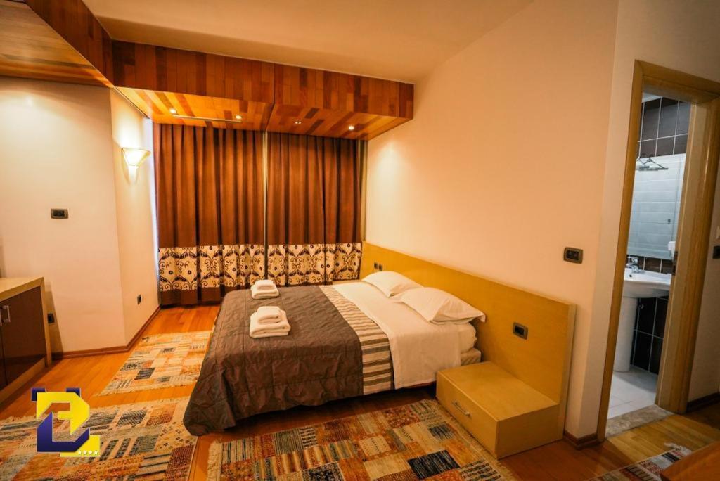 Hotel Bermon ティラナ エクステリア 写真