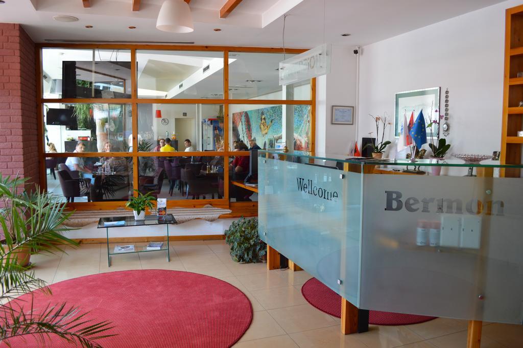 Hotel Bermon ティラナ エクステリア 写真